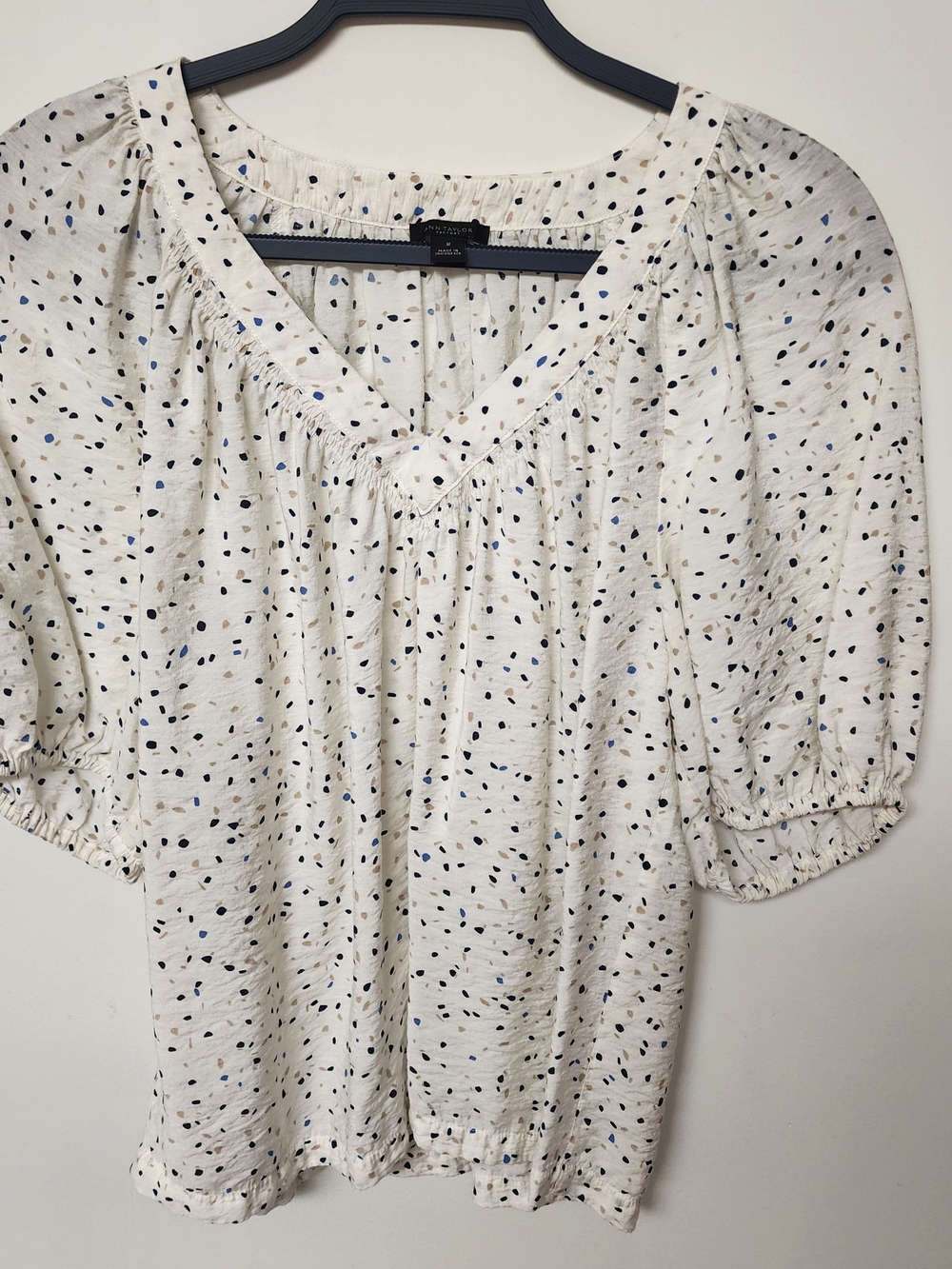 Ann Taylor Cream Blouse Blouse with Navy and Black Speckle Print